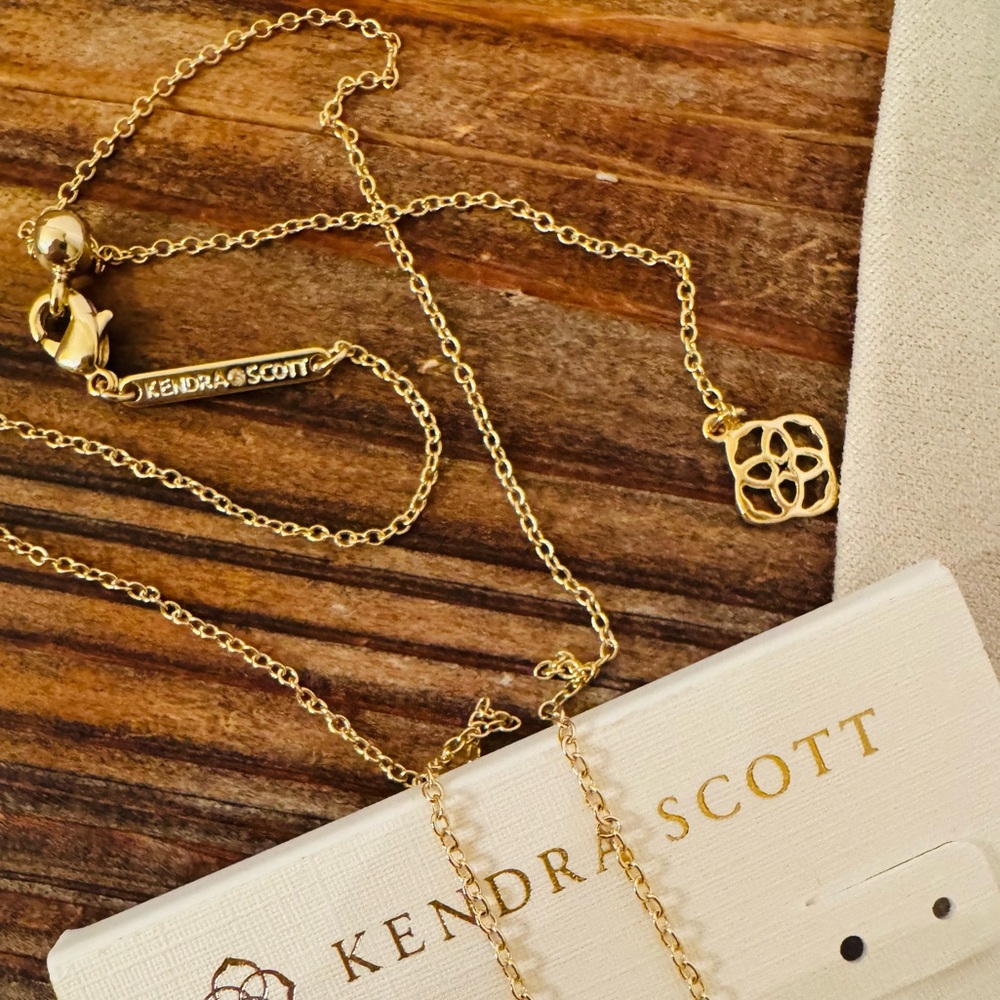 New! Kendra Scott Candy Cane Necklace with Dust Bag - Picture 4 of 6